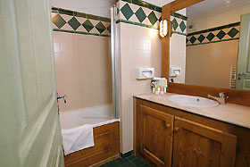 Badezimmer im Hotel Villa Montana