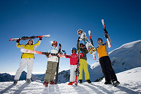 familie_ski_gruppe.jpg - active sports reisen