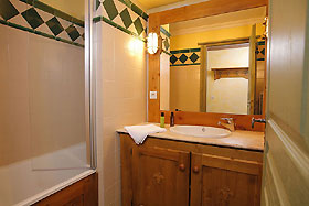 Bad in den Residenzen Village Montana